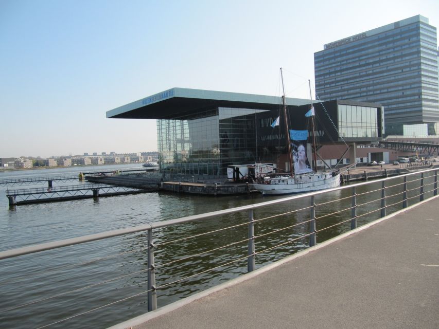 Amsterdam: Bike Rental With Free Cup of Coffee
