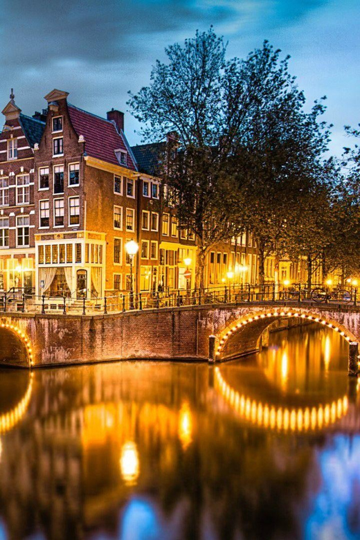 Amsterdam: Burger Cruise With Restaurant Beers & Barrels