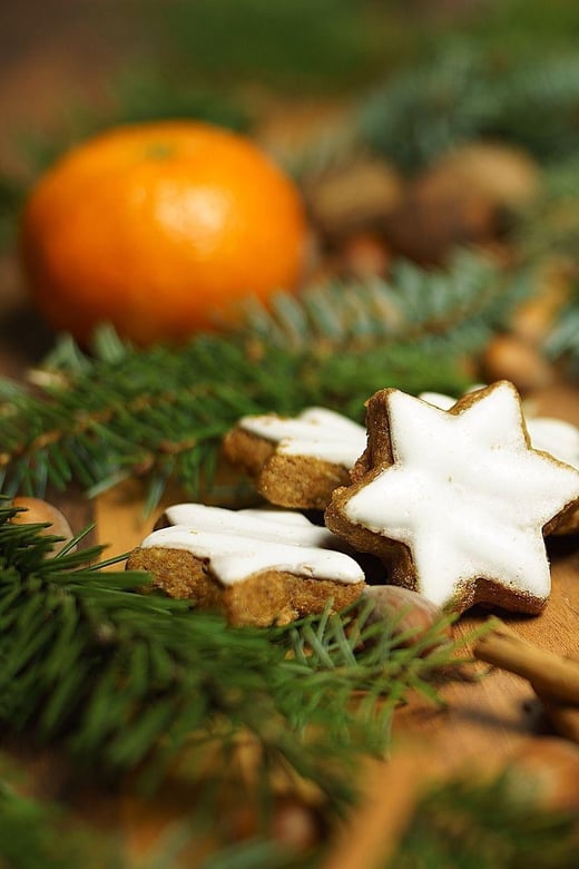 Amsterdam: Christmas Market Private Walking Tour
