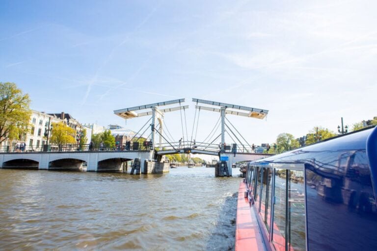 Amsterdam: City Canal Cruise and Rijksmuseum