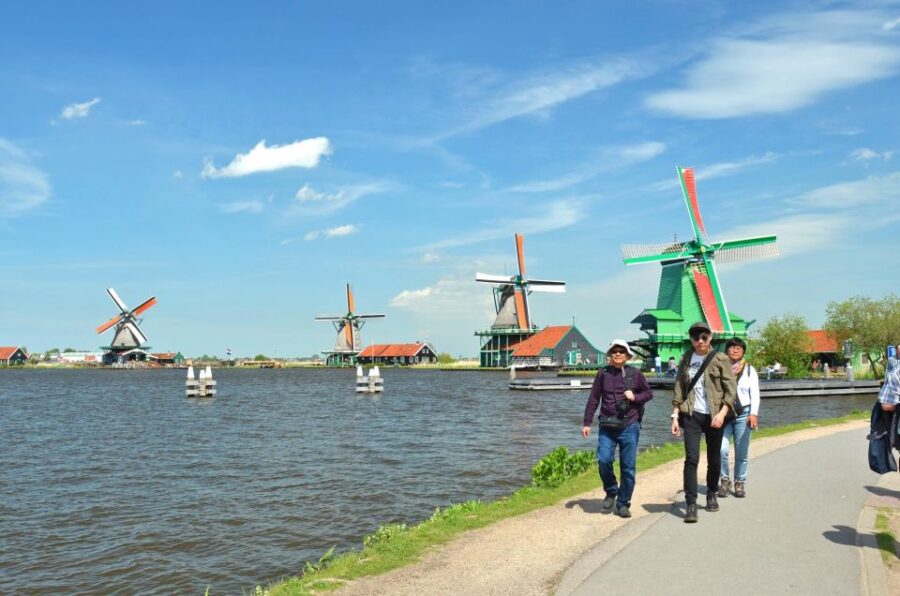 Amsterdam: Live-Guided Zaanse Schans & Cheese Tasting Tour