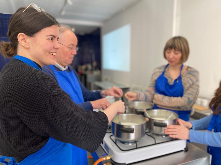 Amsterdam: Make Your Cheese Next to De Hallen