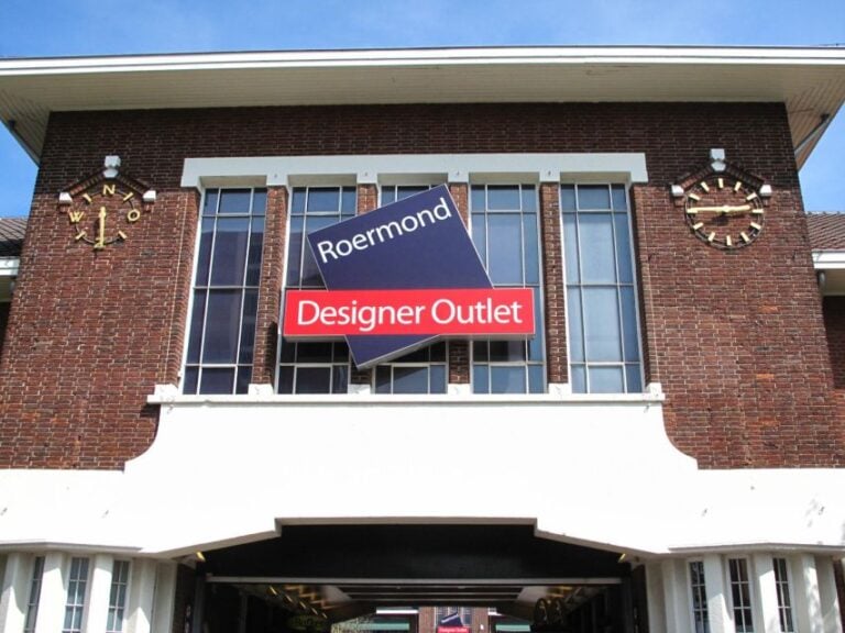 Amsterdam: Private Day Trip to Designer Outlet Roermond