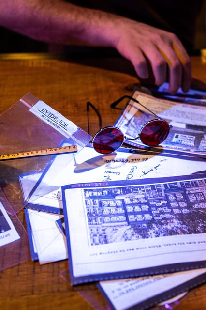 Amsterdam: Self-guided Red Light District Pub Crawl Mystery