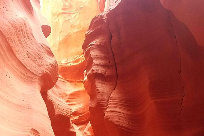 Antelope Canyon, Horseshoe Bend And Lake Powell Tour From Las Vegas