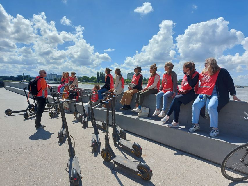 Antwerp: City Highlights E-kickscooter Tour