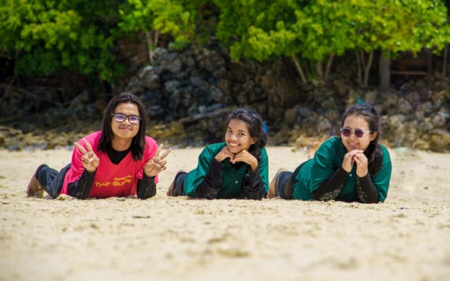 Ao Nang: 4 Islands Day Tour by Speedboat or Longtail Boat