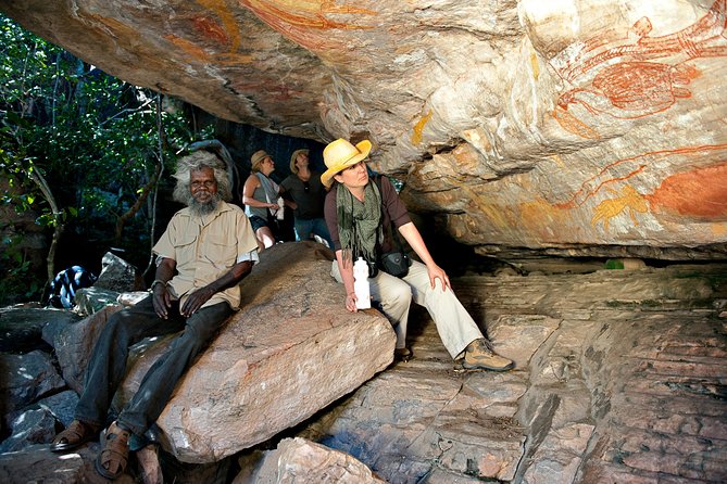 Arnhem Land Yingana Injalak Hill Full Day Tour From Jabiru