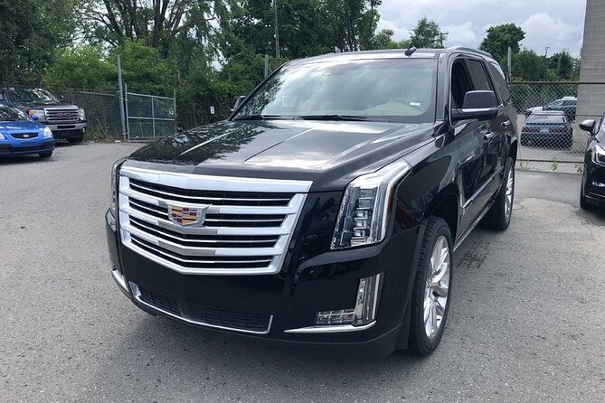 Arrival Transfer: Pearson Airport YYZ to Toronto in Luxury SUV