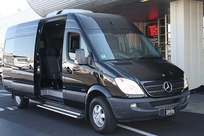 Auckland Airport / CBD Luxury Passenger Transfers - Pickup and Drop-off