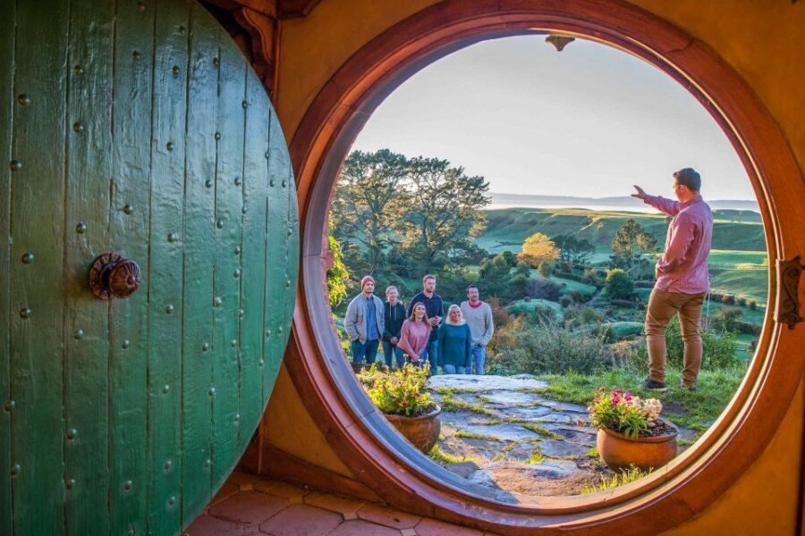 Auckland: Hobbiton Movie Set Day Trip With Festive Lunch - Tour Overview