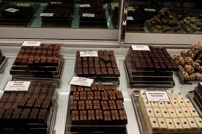 Auckland Small-Group Walking Tour With Treats - Tour Overview and Experience
