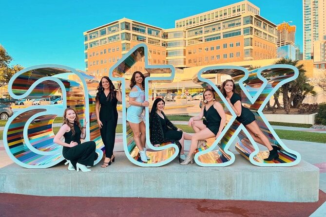 Austin Murals & Mimosas Roofless Party Bus Tour and Photoshoot