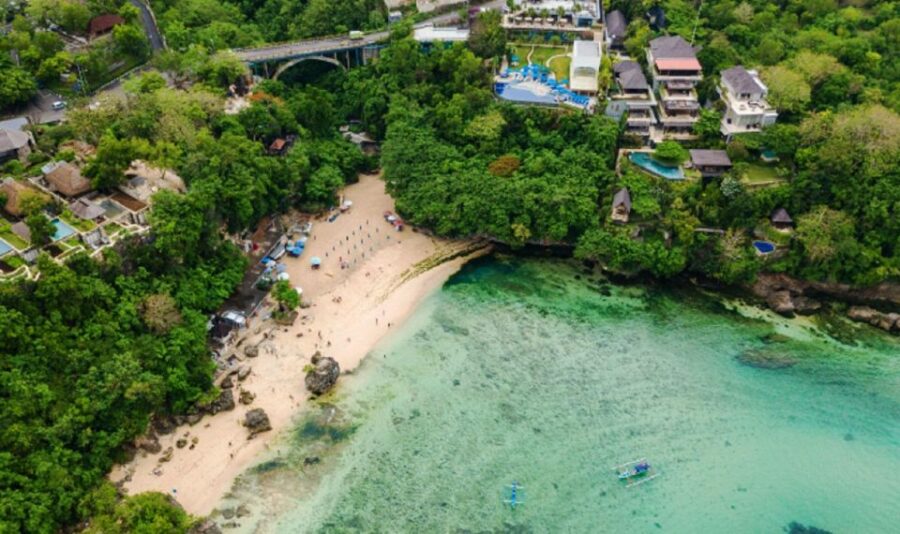 Bali: BeachTrip Padang – Padang, Melasti, & Jimbaran Sunset