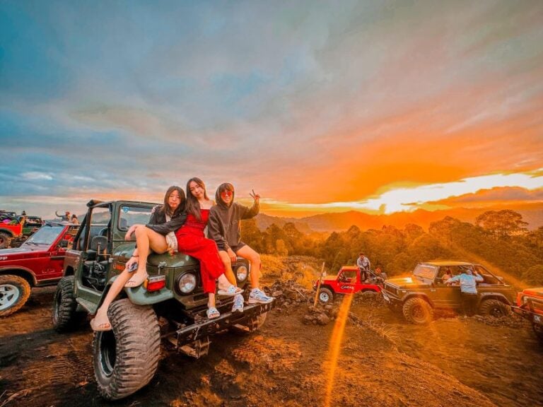 Bali: Mount Batur Jeep Sunrise Guided Tour With Breakfast