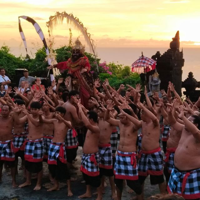 Bali Sunset: Uluwatu Kecak Dance With Return Transfer