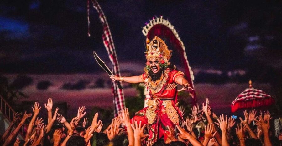 Bali: Uluwatu Temple, Kecak Fire Dance & Jimbaran Bay