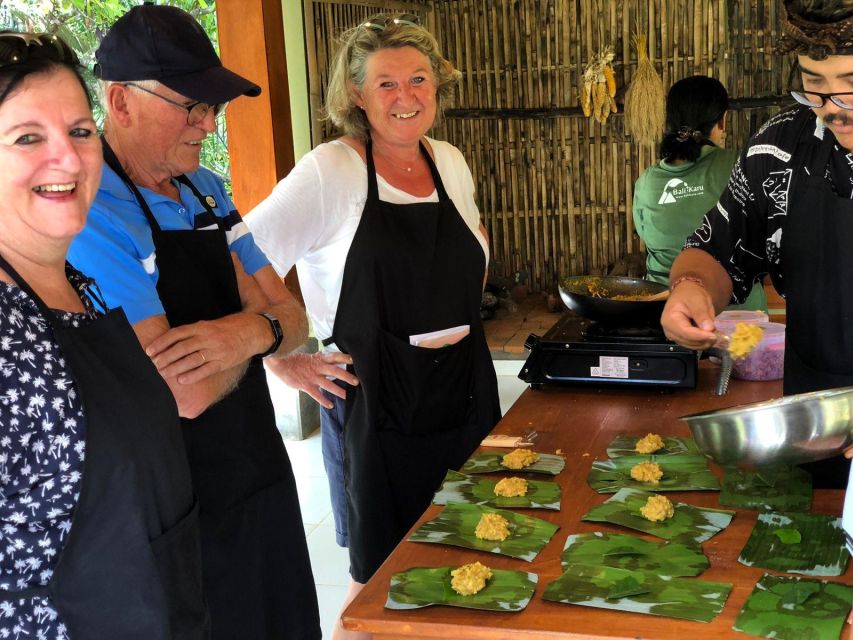 Bali Village Day: Cooking Class, Jamu Course and Transfer