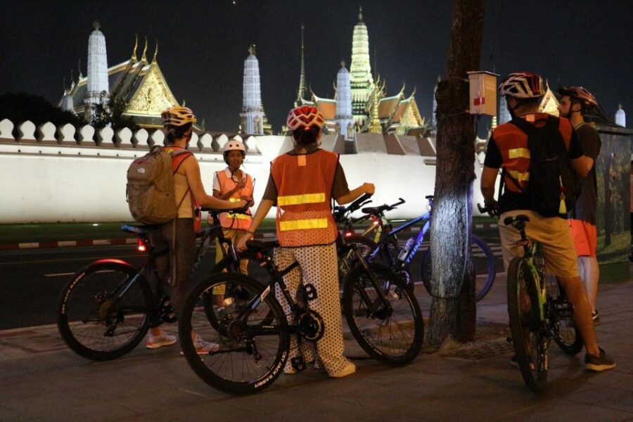 Bangkok: Night Bike Ride and Dinner at a Local Restaurant - Overview and Pricing