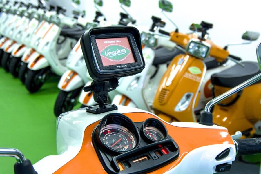 Barcelona: 6-Hour Vespa Rental With GPS