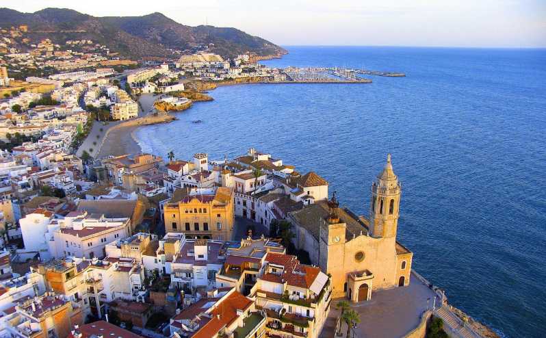 Barcelona AIRPORT: Holidays in SITGES