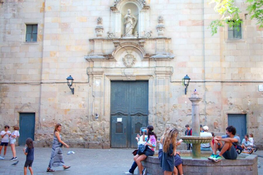 Barcelona City: El Raval and Gothic Quarter Audio Tour
