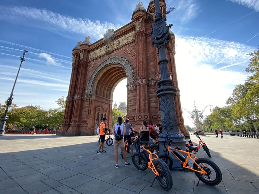 Barcelona: City Highlights Guided E-Bike Tour