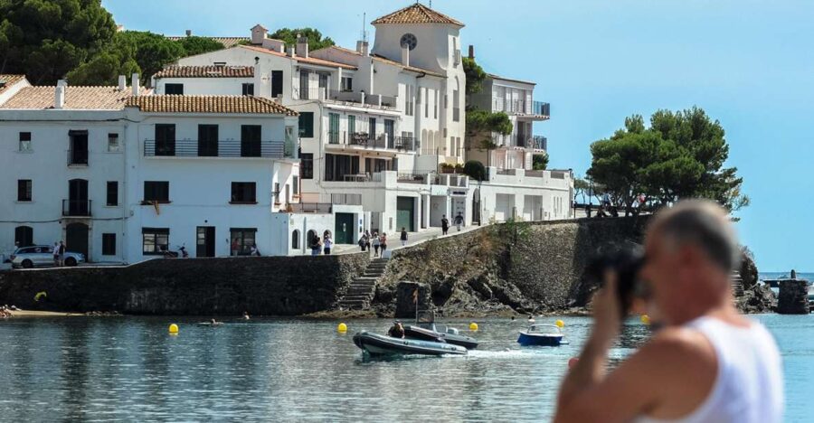 Barcelona: Dali Museum, House and Cadaques Guided Tour - Tour Overview