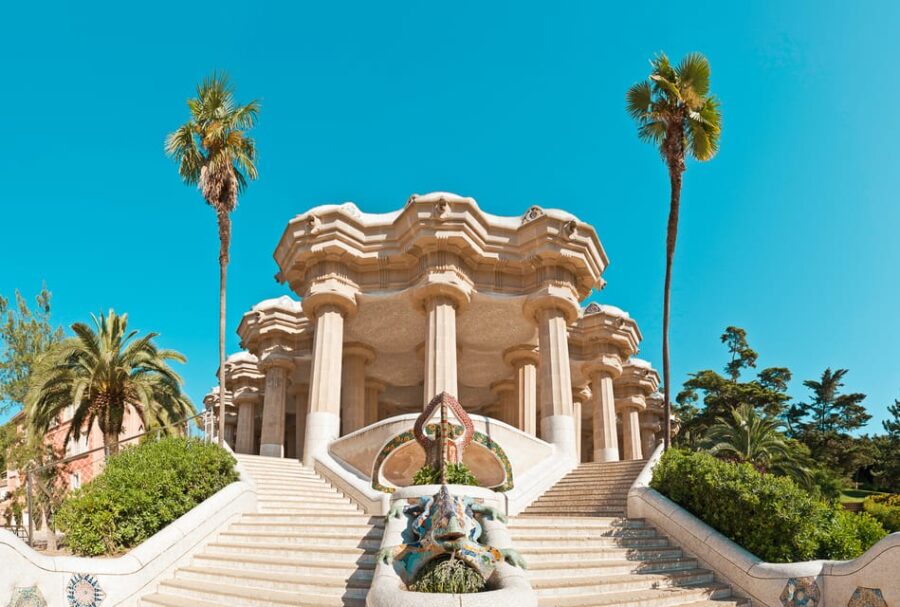 Barcelona: Park Güell Entry Ticket and Guided Tour