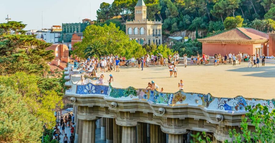 Barcelona: Park Güell Entry Ticket and Guided Tour