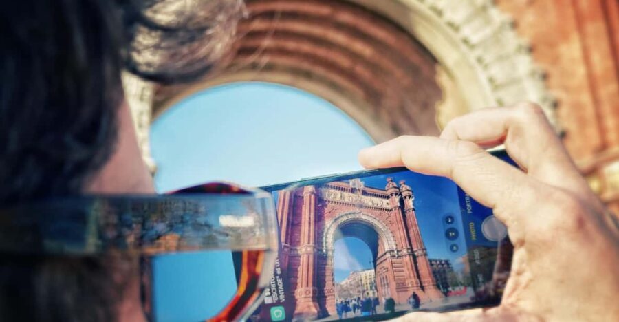Barcelona: Phone Photography Masterclass Through City & Park - Experience and Highlights