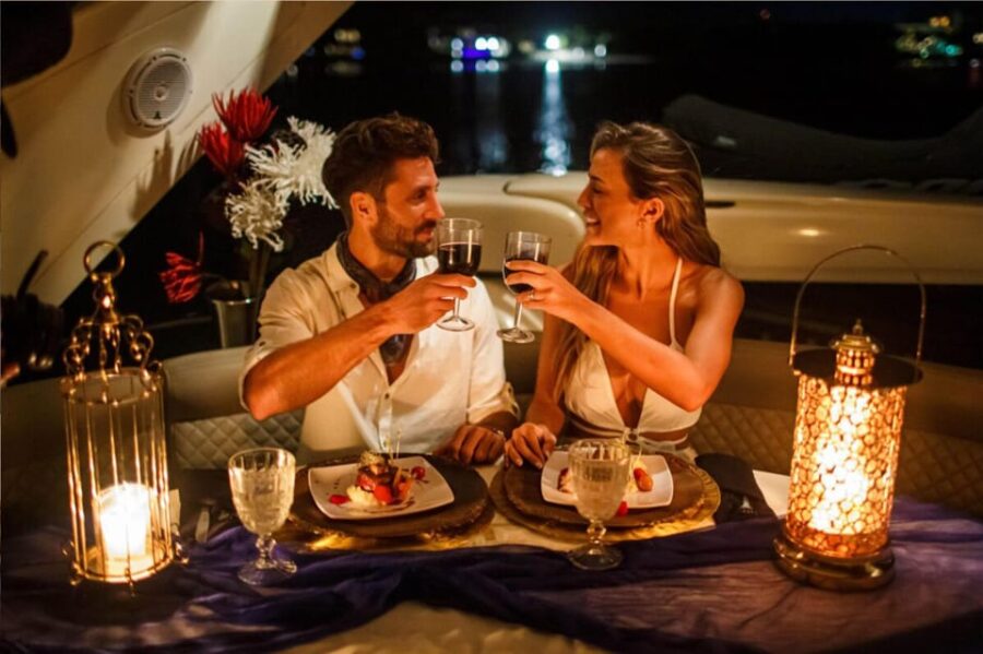 Barcelona: Romantic Sailboat Dinner Cruise for 2