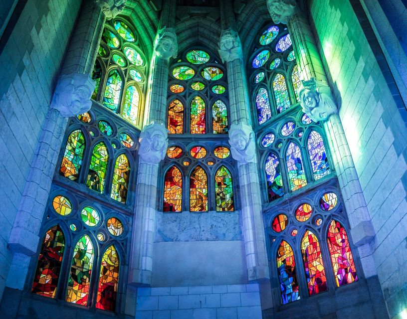 Barcelona: Sagrada Família Skip the Line Tour & Entry Ticket - Tour Overview and Details