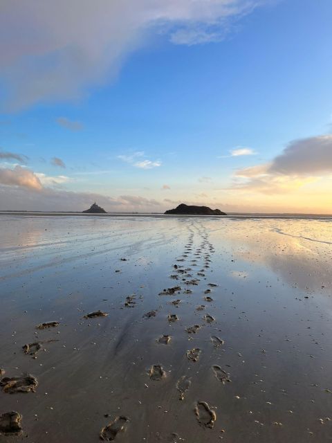 Bay of Mont Saint-Michel : Sunset Until Dark Night