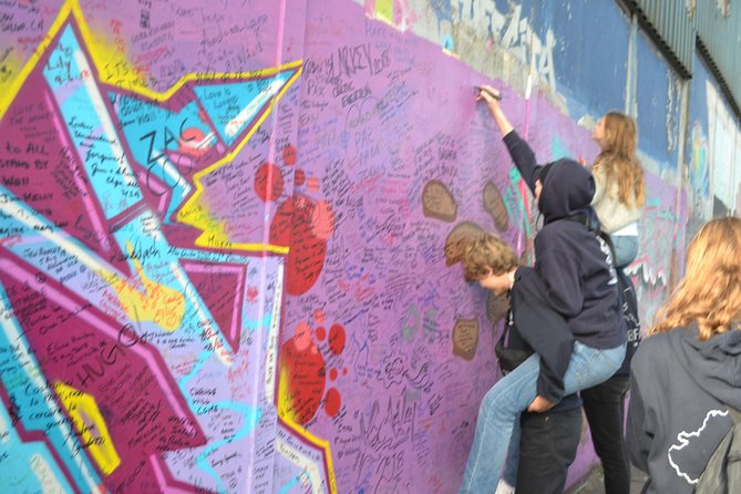 Belfast the Troubles 2 Hours Black Taxi Tours Adventure - Tour Overview