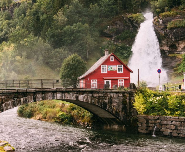 Bergen: Waterfalls of Hardangerfjord Guided Tour