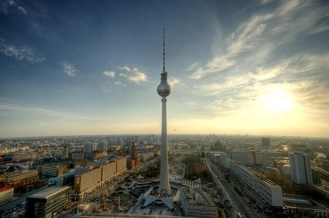 Berlin 4-Course Sunset Dinner Cruise Including Drinks