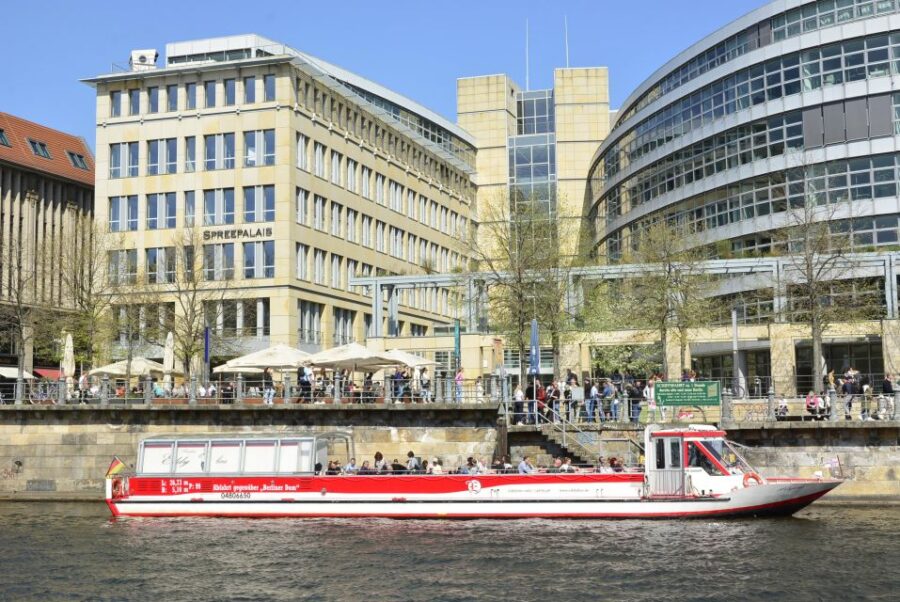 Berlin: Boat Tour Through the Old and New Berlin