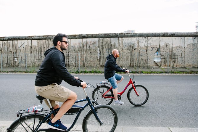 Berlin Historical Bike Tour: Berlin Wall and Cold War