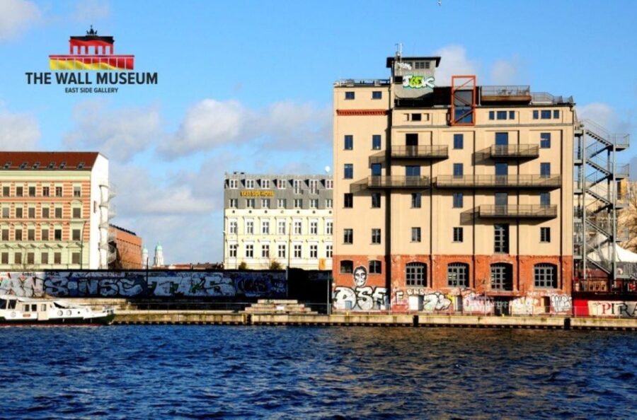 Berlin: The Wall Museum East Side Gallery Ticket - Dramatic History of the Berlin Wall