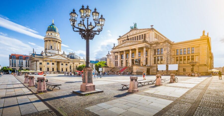 Berlin: Walking Tour to the Top 10 Sightseeing Attractions