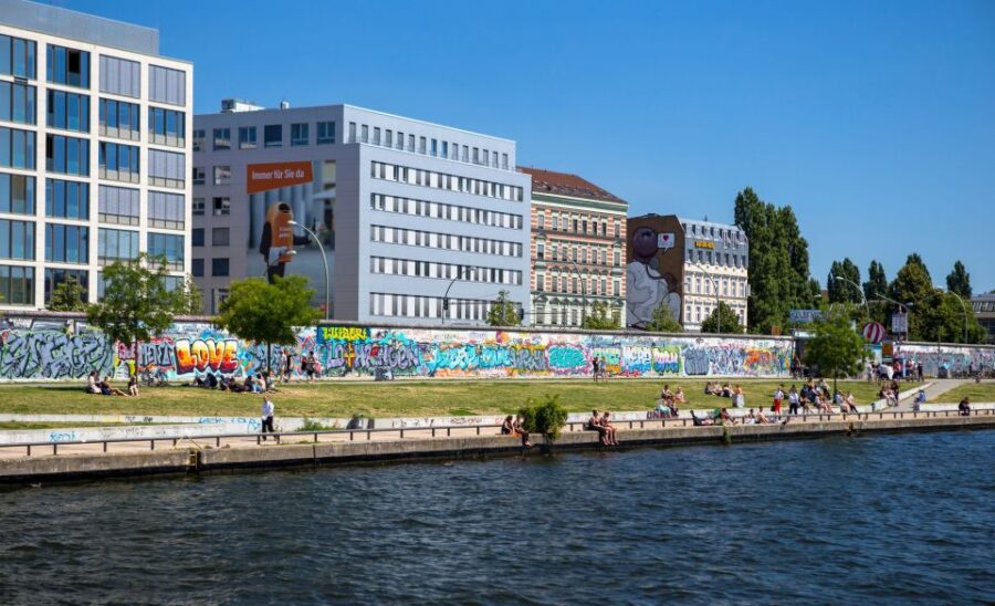 Berlin Wall and Cold War Private Bike Tour With an Expert
