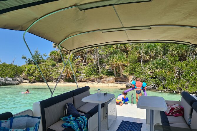 Bermuda Private Boat Charter: Snorkel, Cliff Jumping & Sightseeing