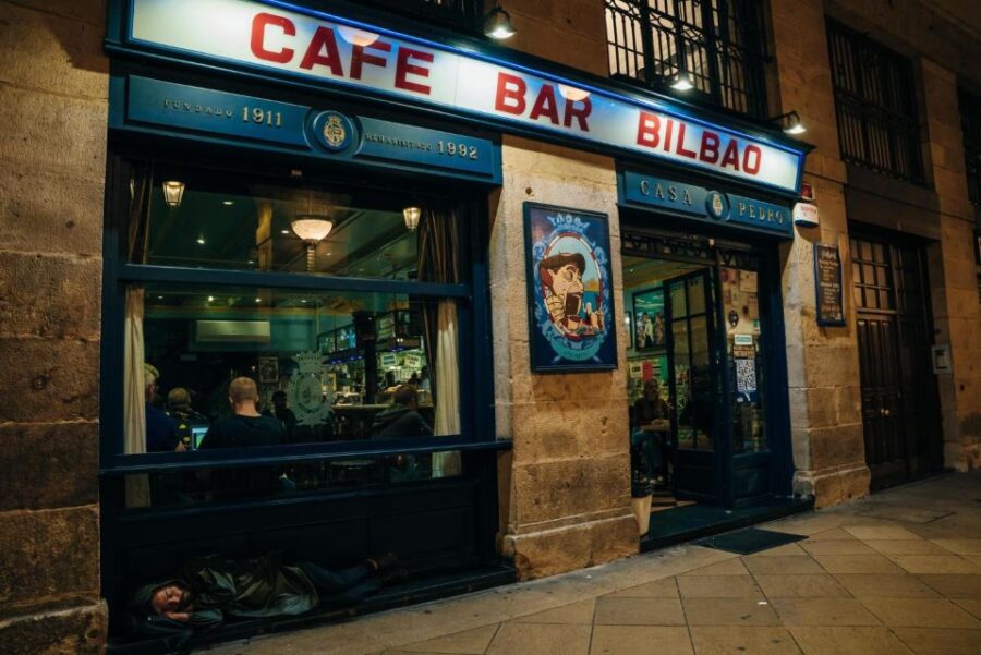 Bilbao: Insta-Perfect Walk With a Local