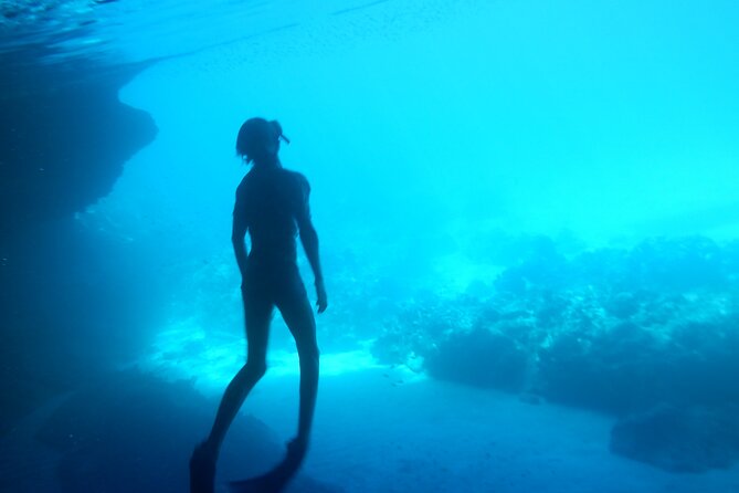 Blue Room and Beach Tour Curacao by Speedboat