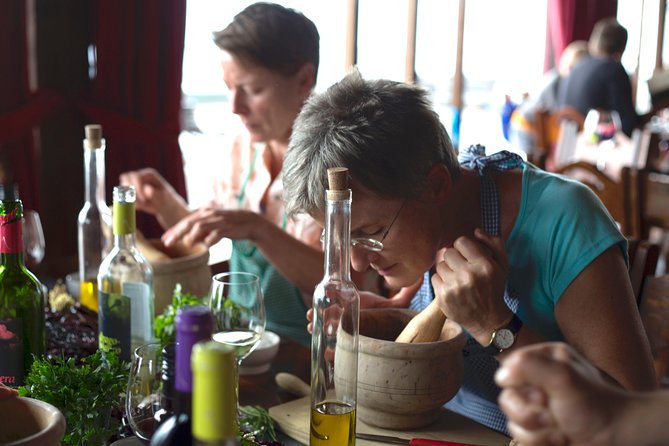 Bodegas Monje Winery Ticket With Wine Tasting and Mojo Sauce Workshop