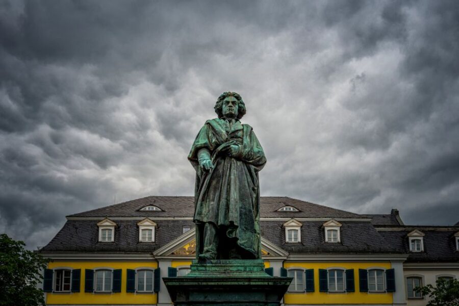 Bonn: Self-Guided Highlights Scavenger Hunt & Walking Tour