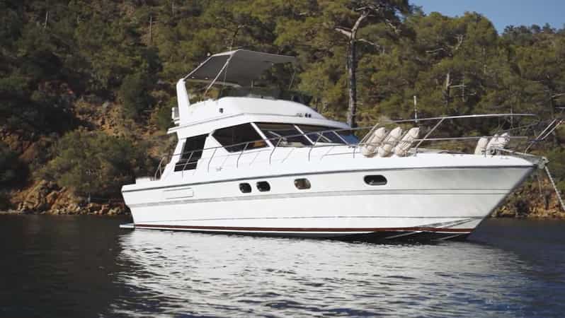 Book a Yacht Cruise: Corfu to Paxos, Blue Caves, Antipaxos!