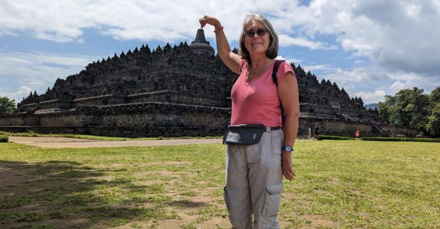 Borobudur Temple & Rice Terrace Walking to Selogriyo Temple - Tour Overview