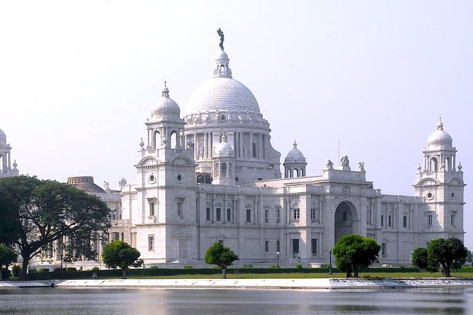 British Raj Heritage Walk in Kolkata With Guide